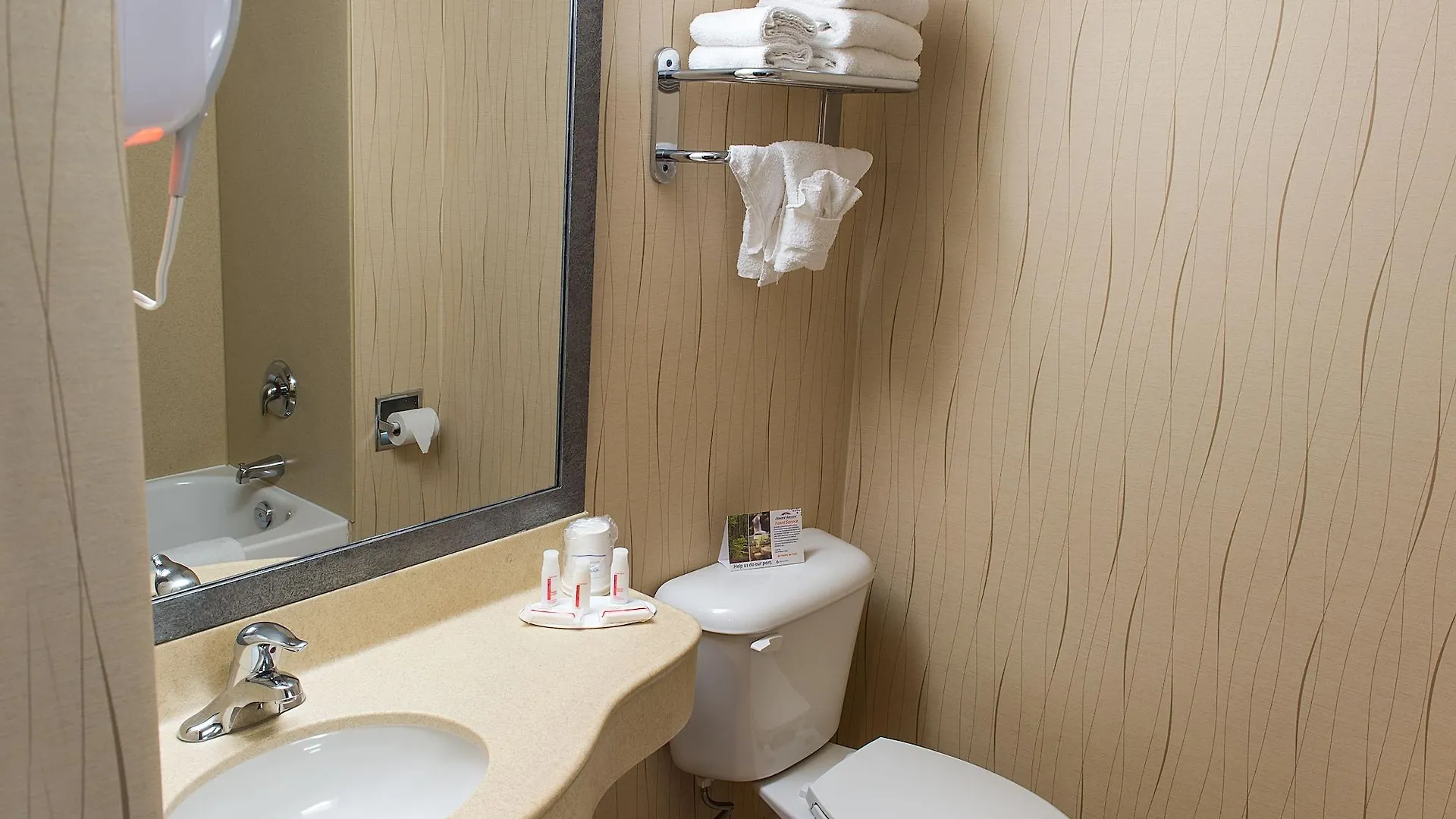 Howard Johnson Plaza By Wyndham By The Falls Niagara-Fälle 3*,