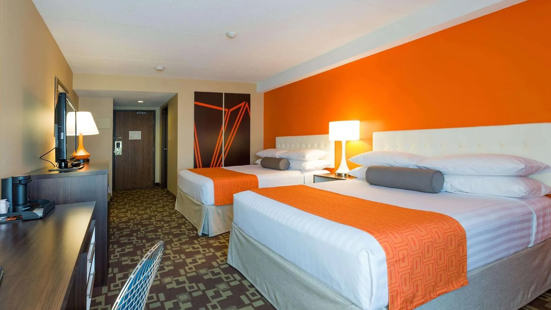 Hotel Howard Johnson Plaza By Wyndham By The Falls Niagara-Fälle