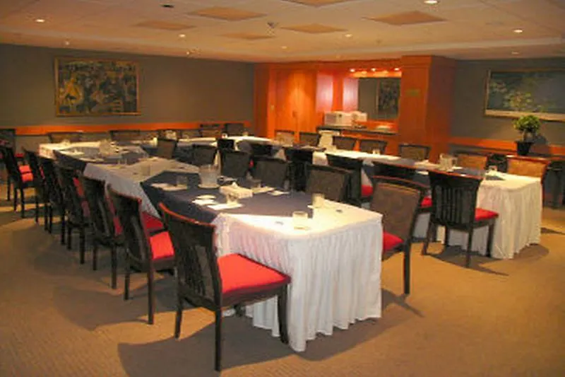 Hotel Howard Johnson Plaza By Wyndham By The Falls Niagara-Fälle